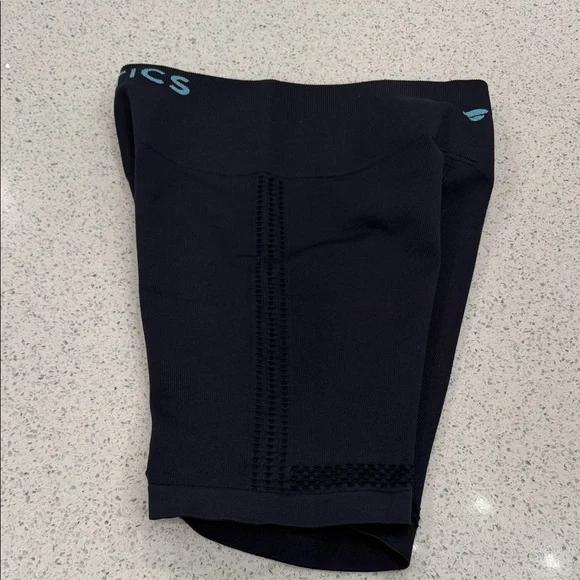 Fabletics Navy Bike Shorts - Picture 2 of 3